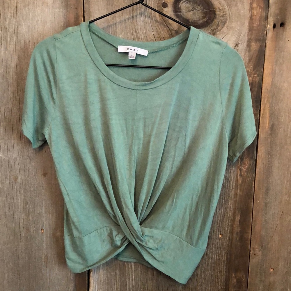 Gaze Twist Front Top in Green Size Small